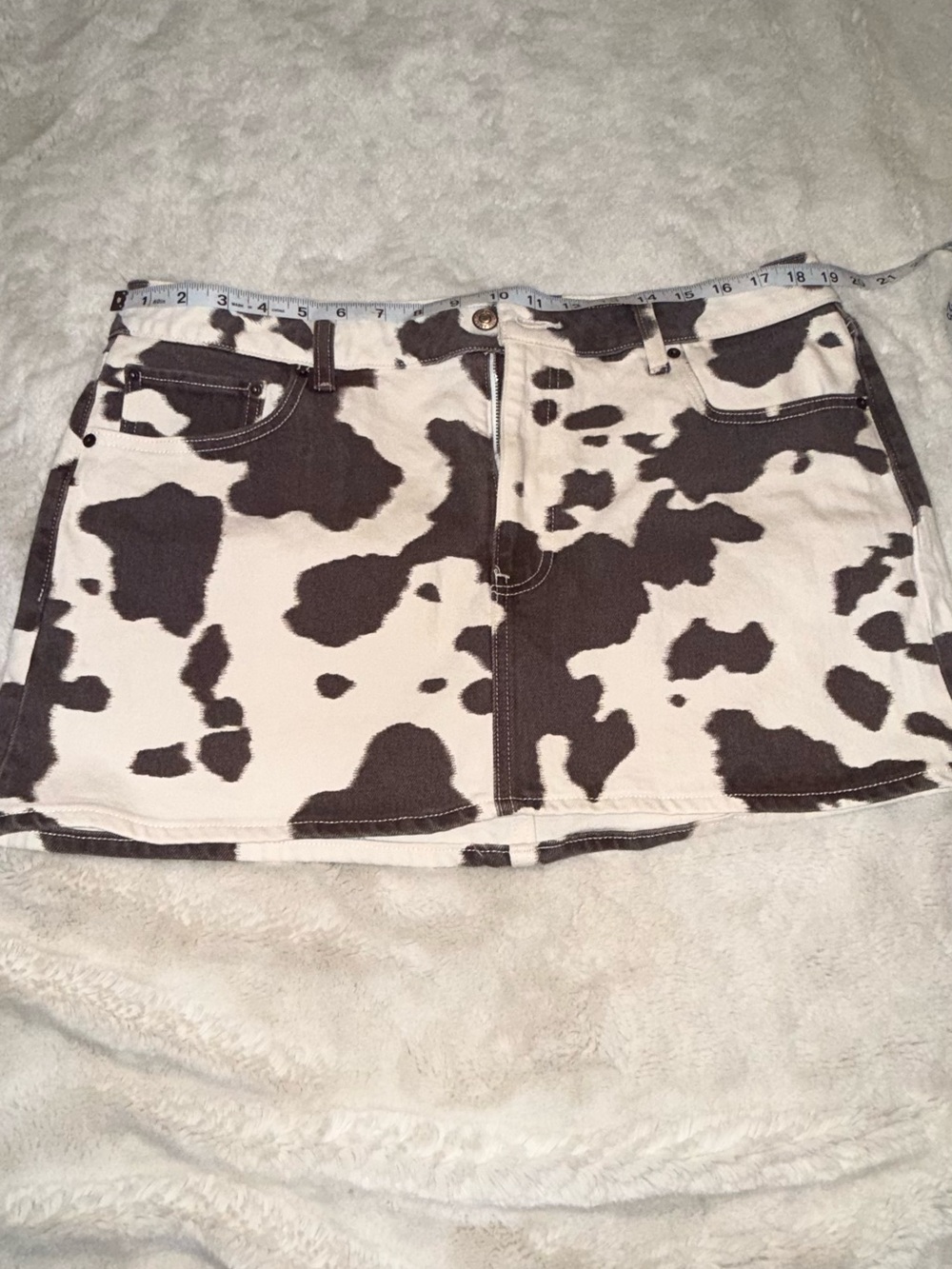 Abercrombie & Fitch Curve Love Cow Print Denim Mini Skirt Size 32 - NWOT